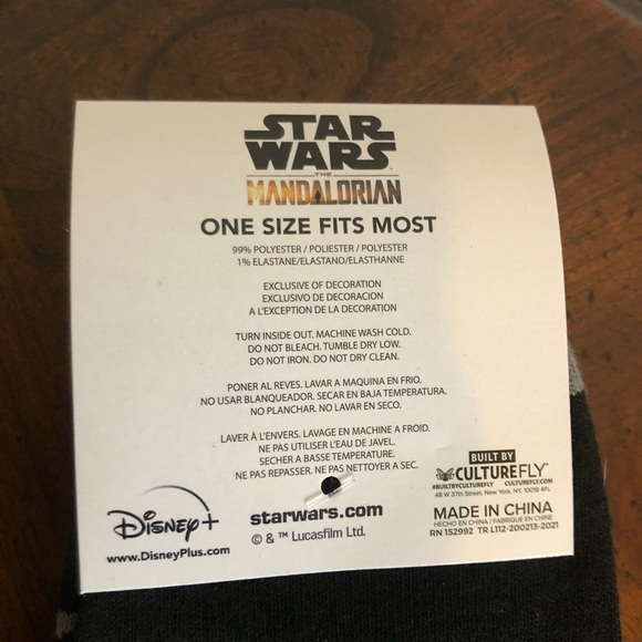 Mandolorian Crew Socks - Picture 3 of 3